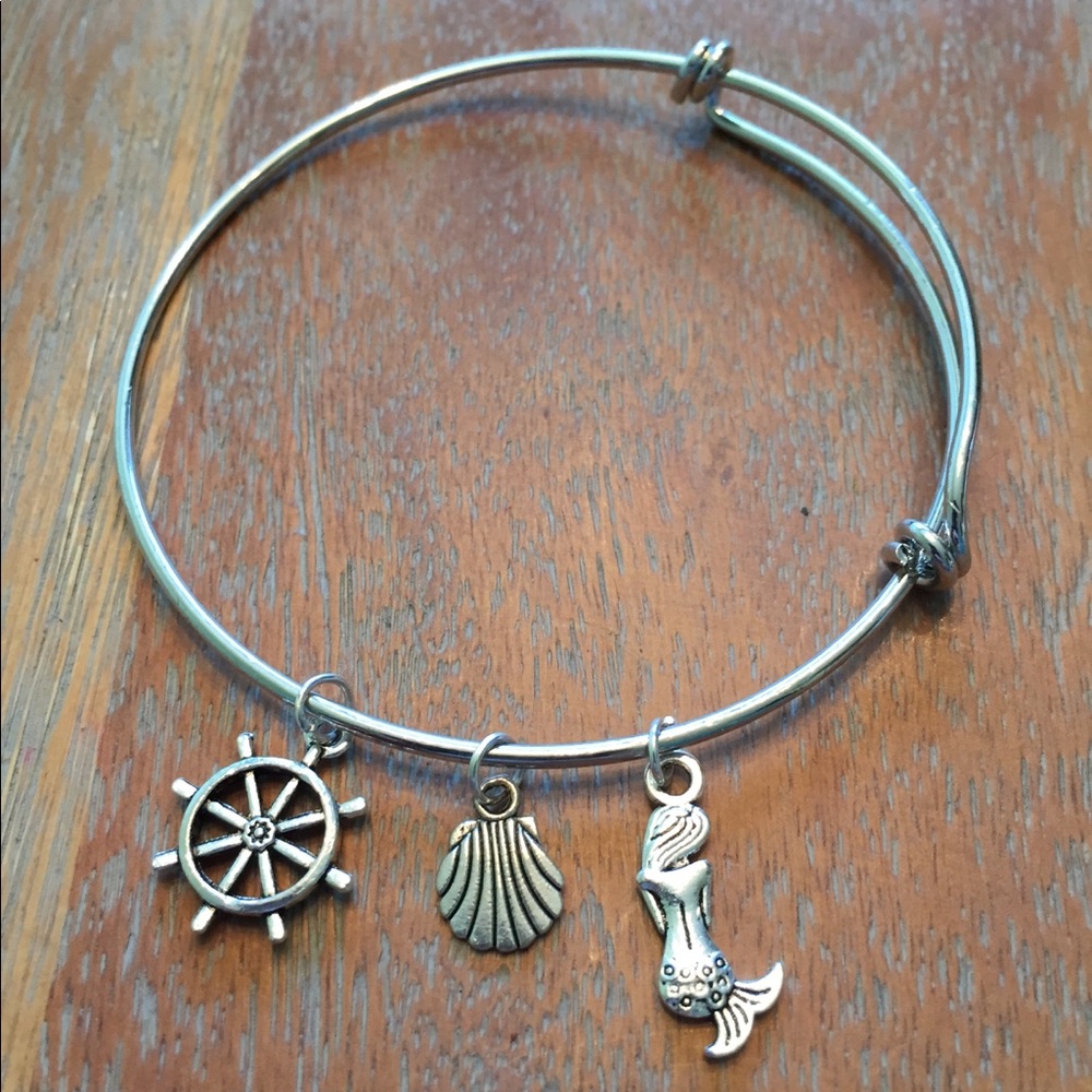 🌸 Handmade mermaid bangle bracelet